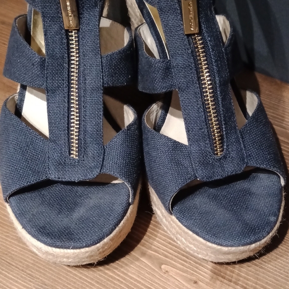 Michael Kors wedges - Picture 2 of 8